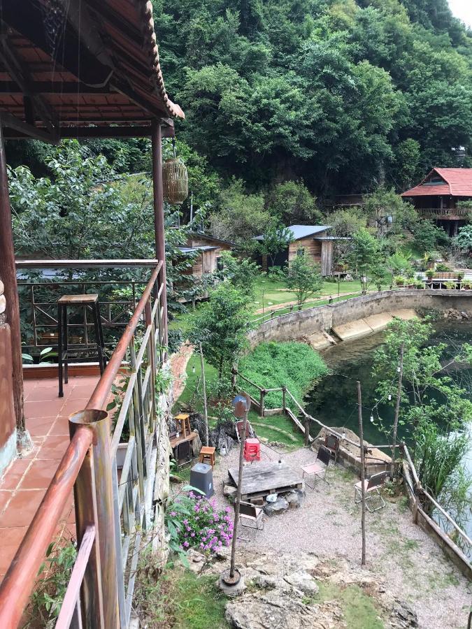 Hotel House By Lake à Moc Chau Extérieur photo